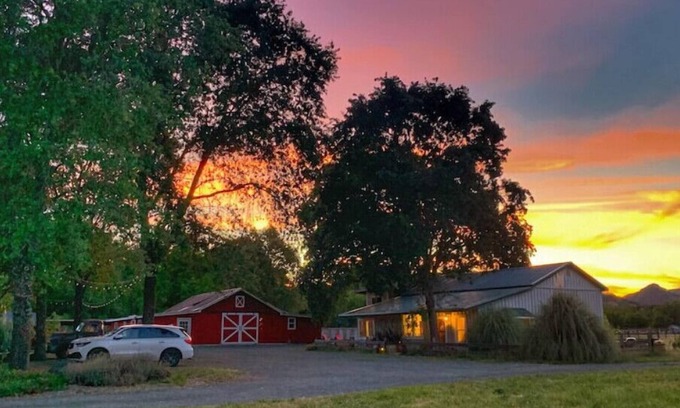 Upper Lake Other | Rustic Villa Stay w/Stunning View & Farm Animalsn