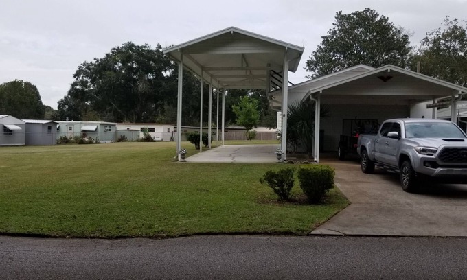 Inverness RV Rental | RV site on Withlacoochee bike trail 46 miles long