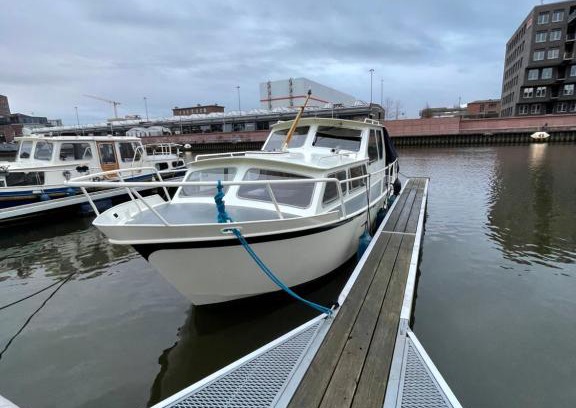 Uberseestadt Boat Rental | Süsses Motorboot - Bremen Überseestadt