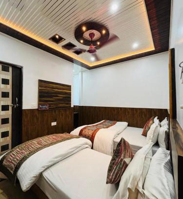 Varanasi Hotel | S R Hotel