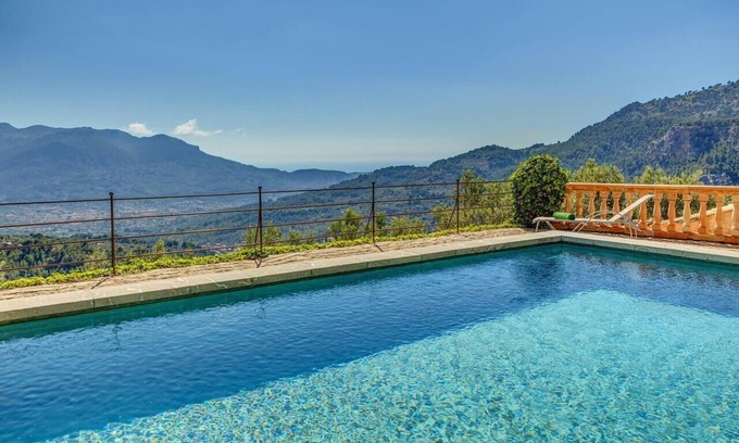 Fornalutx House | Sa Cabana Vella, Beautiful Rustic Finca in Fornalutx with private pool