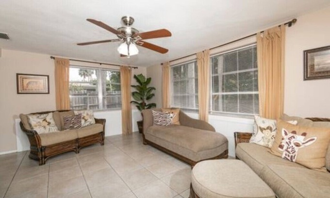 Flor-a-mar House | SAFARI OASIS Private home