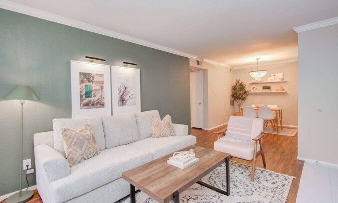 Astrodome Apartment | Sage 1 Bed 1 Bath Apt in Medical Center near NRG