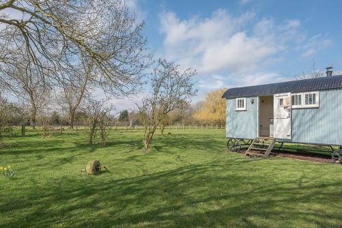 Framlingham House | Sage Shepherds Hut Boundary Farm, Framlingham