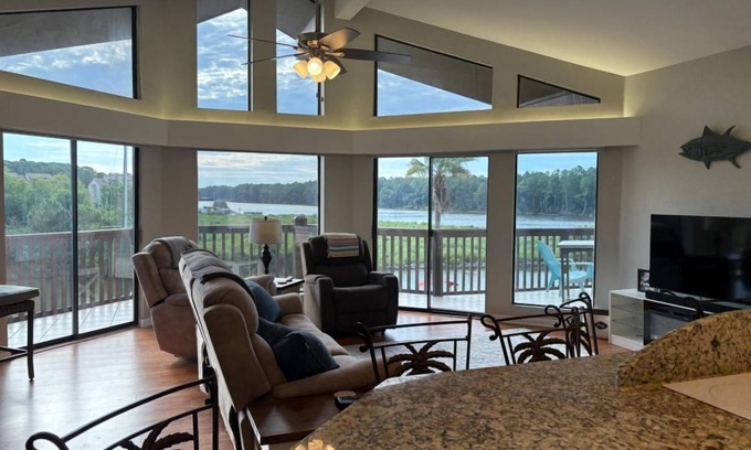 Gulf Shores Condo | Sailboat Bay 201 with Pool