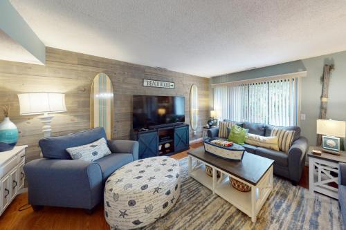 Shipyard Plantation Apartment | Sailmaster Common 18