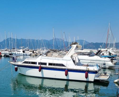Magazzeno Boat Rental | Salerno B&B on Boat Poetica