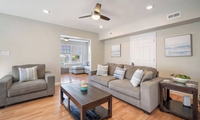 Margate City Apartment | Salt Life Retreat Unit A-2BR/2BA, Heart of Margate