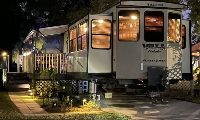 Salt Springs Resort | Salt Springs Hidden Gem RV 2 Bedroom 1 Bath
