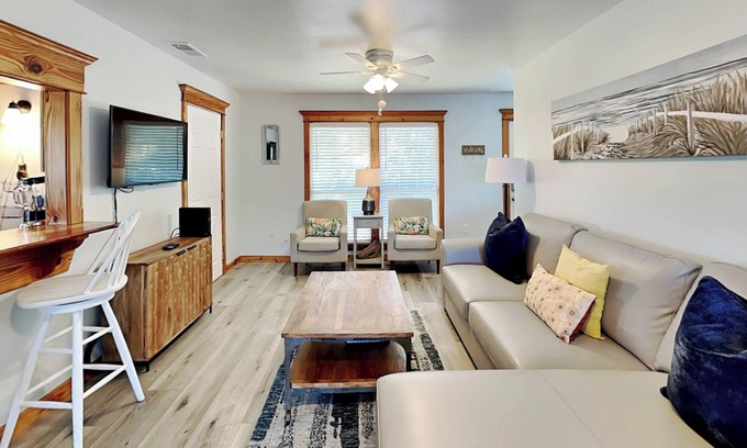 Tybee Island House | Saltcreek Sunsets | Gorgeous Marsh Views, Dock!