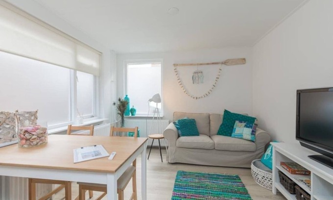 Noordwijk Cottage | Salty Beach House near Beach and city centre