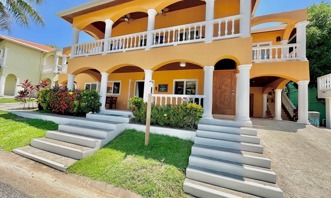 West End Villa | Salty Crab 3B @ Sunset Villas, West End