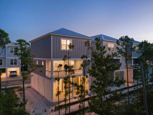 Orange Beach House | Salty Shells - Spacious 3 Bedroom, 4 Bathroom Retreat in Orange Beach Just Steps from the Sand