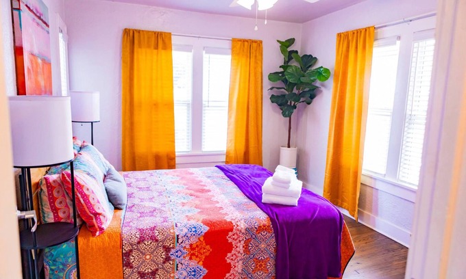 Central Oklahoma City House | Samba Sunshine Uptown OKC I-44 I-235 Downtown