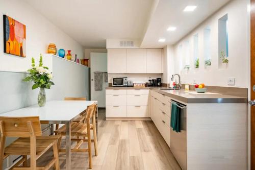 Mission District House | San Fran Zanadu - Private Garden Suite