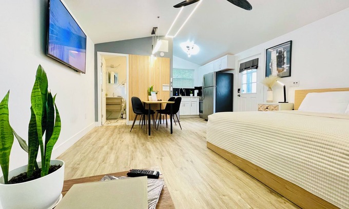 San Marco Apartment | San Marco/Downtown Modern Suite