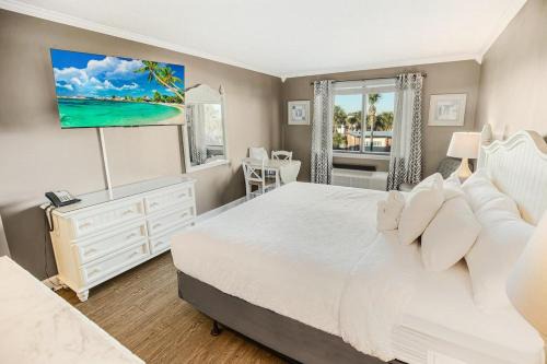 Litchfield by the Sea Apartment | Sand and Sun Resort View King Room 3rd Floor