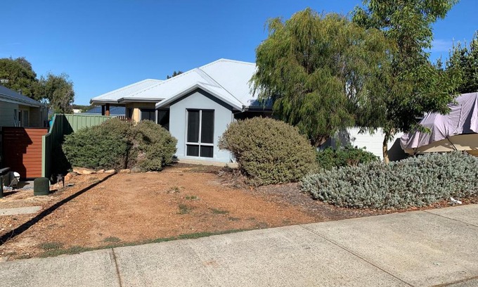 Margaret River House | Sandalwood Guest Room