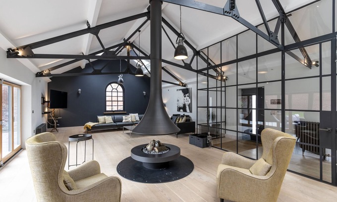 Sandwich House | SandiLodge & Cottage Sleeps 16