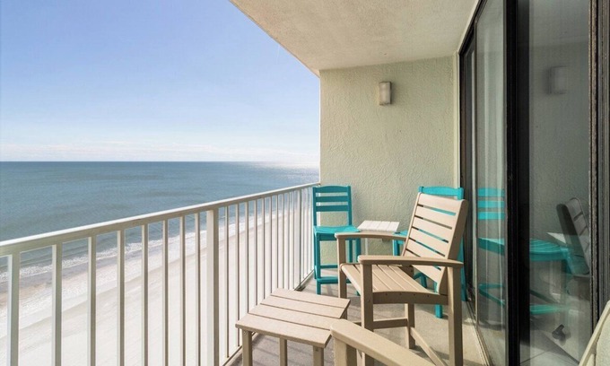 The Dunes Condo | Sands Beach Club Oceanfront Condo + Walk-In Shower | SBC 1116