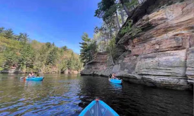 Wisconsin Dells Cabin | Sandstone Rustic Retreat & Dells Domes - 9 units- Sleeps 26