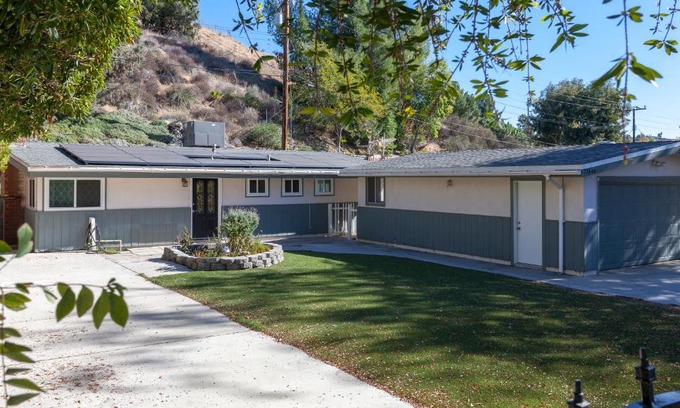 Santa Clarita House | Santa Clarita