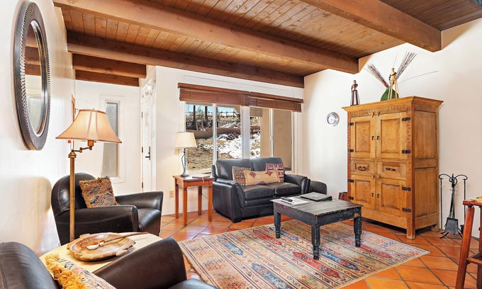 Northeast Santa Fe Hotel | Santa Fe Serenity: Downtown Bliss, Authentic Charm