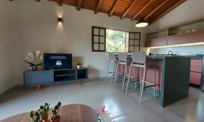 Jabaquara Apartment | Sapeca - Cosy apart with kitchen, 50m from the Beach, Private Barbecue, AC, Wi-Fi, Netflix, pool