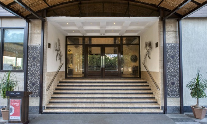 Auli Hotel | Sapna Clarks Inn