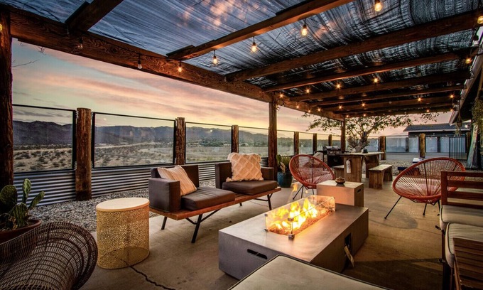 Joshua Tree House | Sapphire Haven: Pickleball, Stars & Desert Views