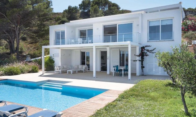 Coves Noves Villa | Sarah