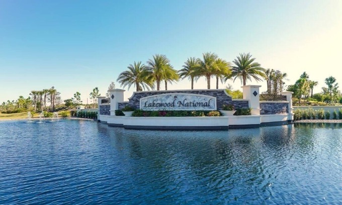 Lakewood Ranch Resort | Sarasota NEWER CONDO IN LAKEWOOD NATIONAL GOLF & CLUB & SHORT DRIVE TO BEACHES