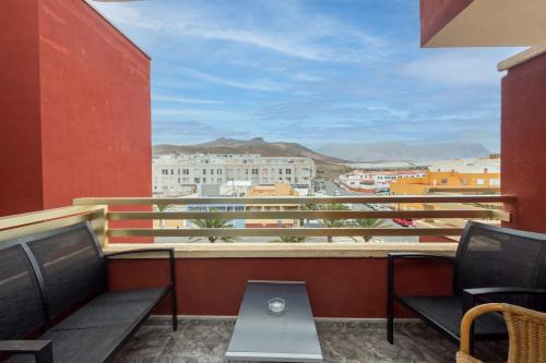 Sardina House | Sardina Balcony Flat - 2 min walk to beach