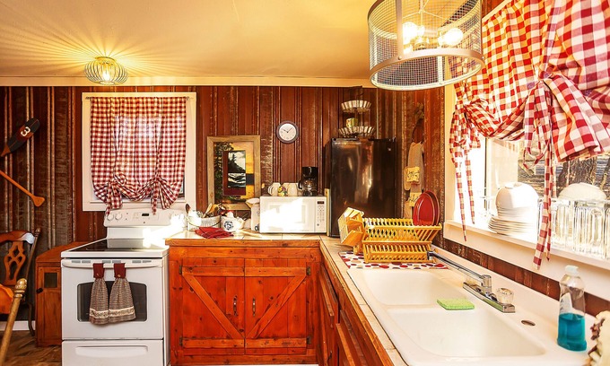 Benton Cabin | Sasquatch Cabin