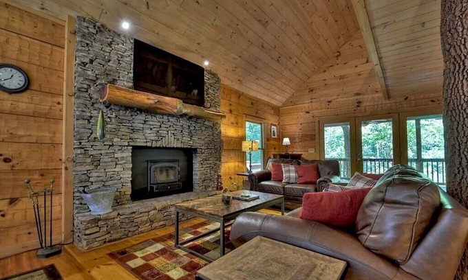 Epworth Cabin | Sasquatch River Retreat