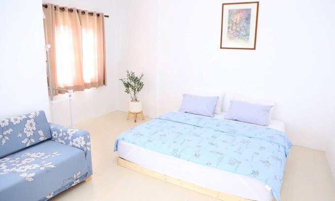 Sam Wa Tawan Ok House | Sawasdee,Free Wifi,Large home, near Don Mueang Airport,Occupy the whole house.