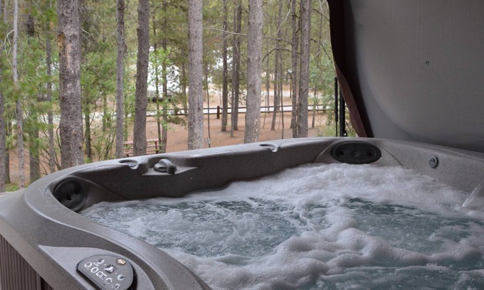 Island Park Hotel | Sawtelle Mountain Resort