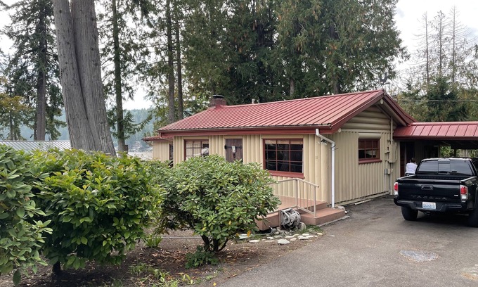 Union Cabin | Scenic View Cabin Near Alderbrook Resort