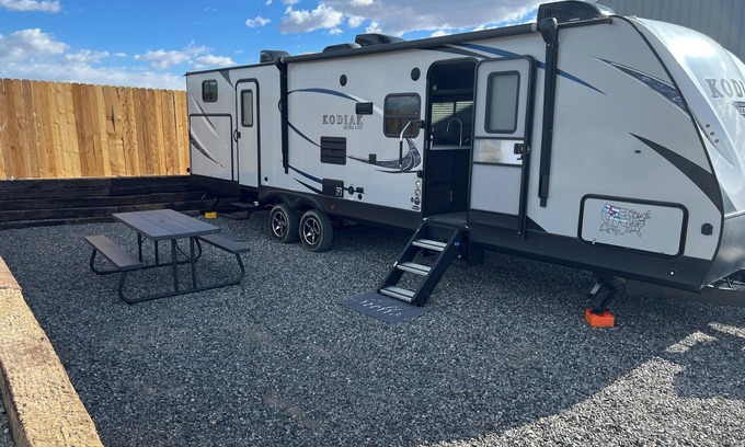 Cody House | Scenic Yellowstone Camper - in Cody
