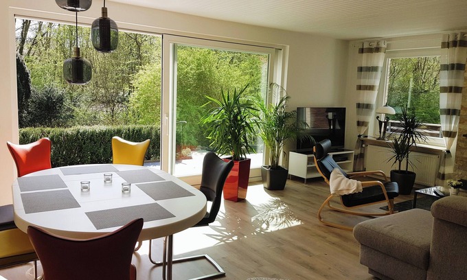 St Lorenz Apartment | Schöne 120 qm Ferienwohnung + 50 qm Sonnenterrasse im Grünen-stockelsdorf/lübeck