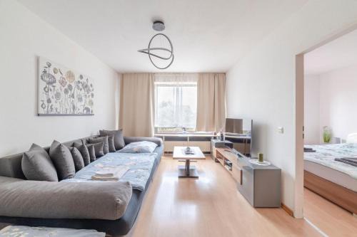 Eller Apartment | Schöne, möblierte Wohnung mit Balkon und Tiefgarage