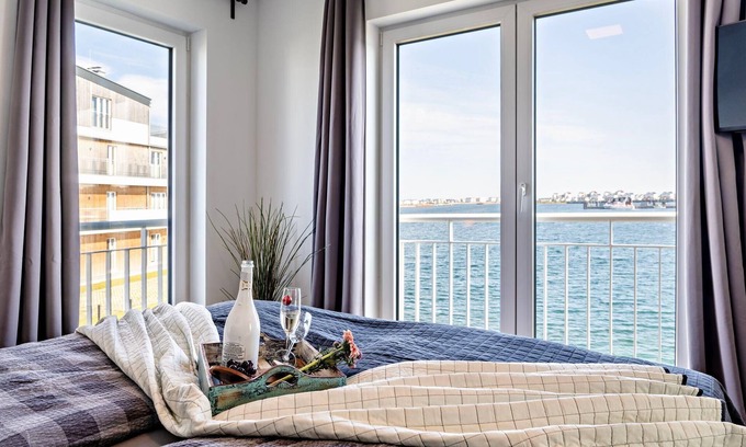 Olpenitz Villa | Schleivilla Hafenmeister by Seeblick Ferien ORO, Billardtisch, Kicker, Kamin