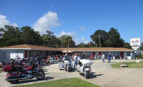 Harbor Oaks Bay Shore Hotel | Scoot Inn