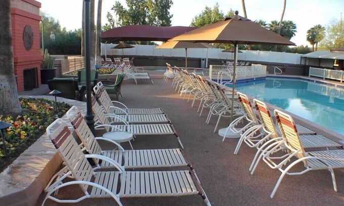 Arcadia Condo | Scottsdale Inviting 2BR Condo with Outdoor Pool Bar