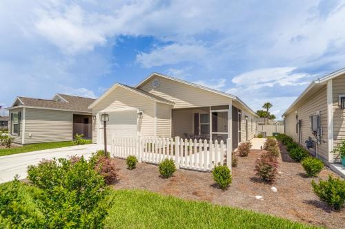 Okahumpka House | Screened Lanai New-Build Home in The Villages!