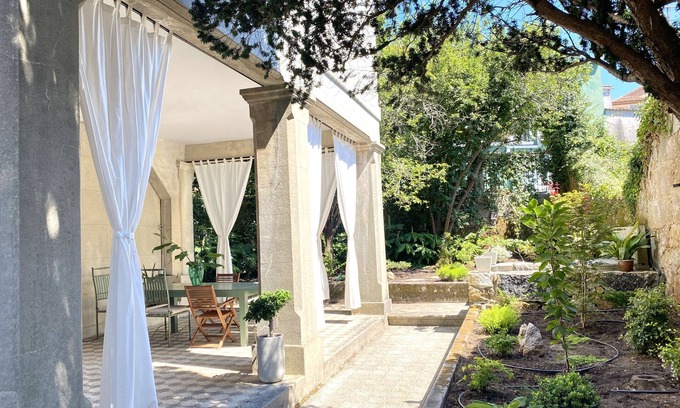 Vilagarcia de Arousa Villa | SEÑORIAL HOUSE ON THE COAST WITH WONDERFUL PORCH