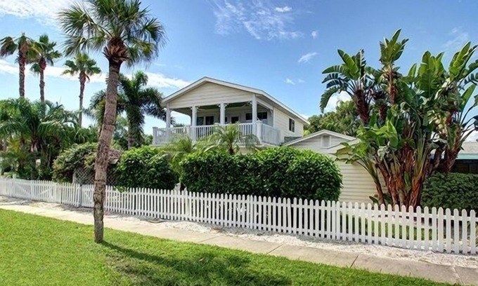 Carlouel House | 'Sea Breeze' - Beautiful Clearwater Beach Home - Heated Pool, Spa & Grill