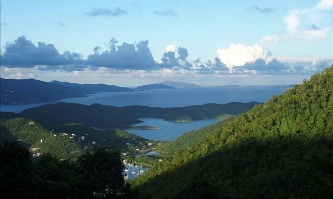 Bordeaux Mountain Cottage | Sea Cottage - Charming and Romantic with a Stunning View