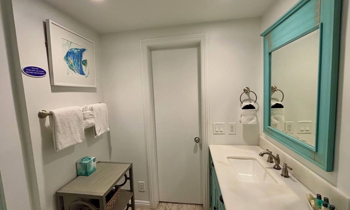 San Clemente House | Sea Horse Resort - Villa Ocean Front Deluxe One Bedroom Suite {1, 4}