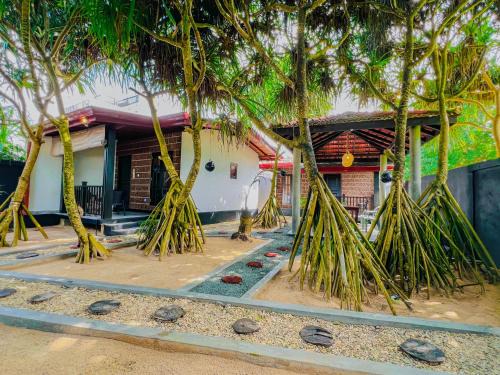 Hikkaduwa Villa | Sea Shell Villa Hikkaduwa 2 Separate Cabanas Ocean Front Villa